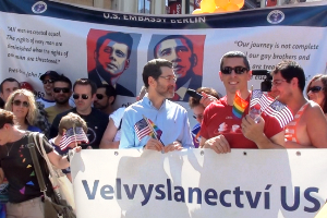 Americk velvyslanec na Prague Pride